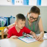 Teachers-and-parents-are-the-childrens-instructor-in-Reggio-Emilia-method