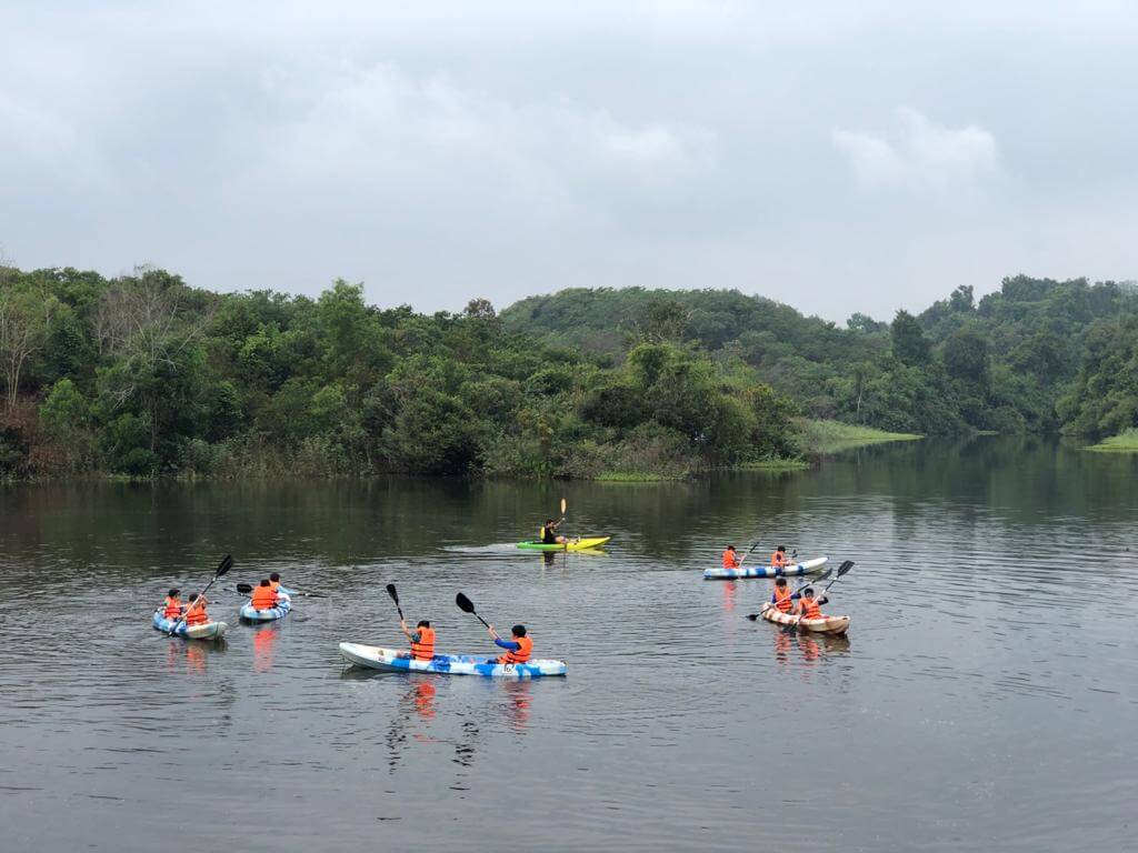 Kayaking activities of ISSP primary students in Grade 4 at Ta Lai