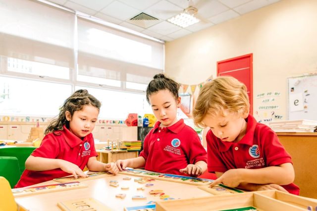 Phương pháp Montessori khuyến khích việc chơi đùa, hợp tác